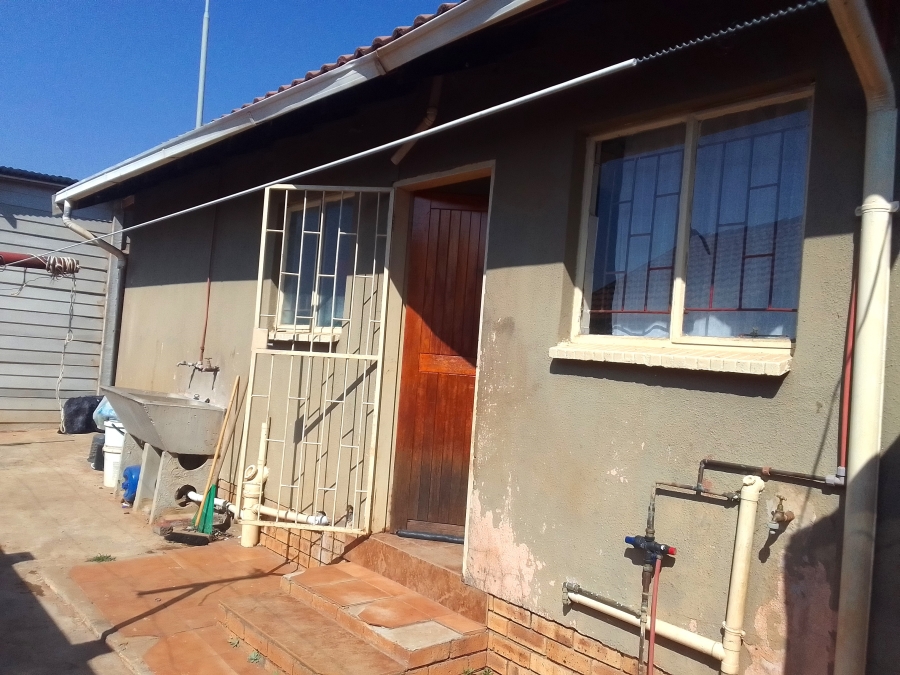2 Bedroom Property for Sale in Tlhabane West North West
